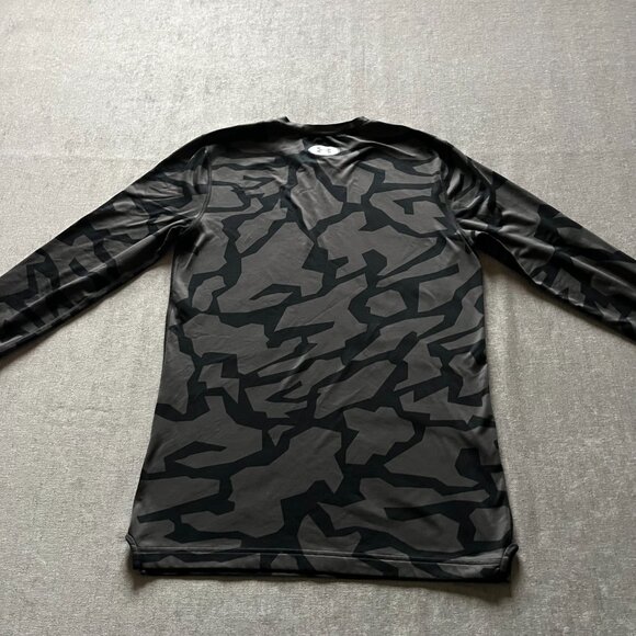 Under Armour Compression Shirt Men Small Gray Black Camo ColdGear Fitted Gym - Picture 3 of 7